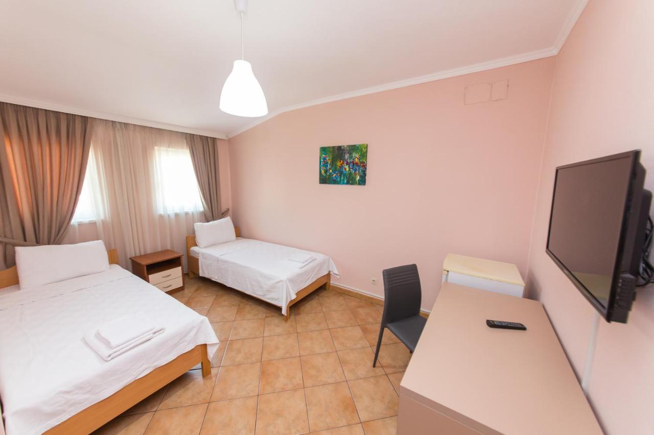 Hotel Heritage Tirana Exterior photo
